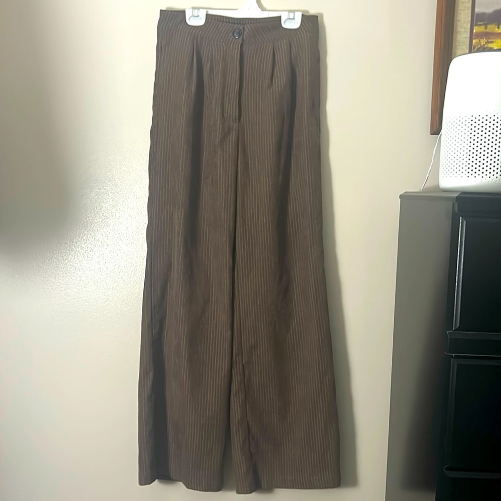 High waisted brown pleated pants